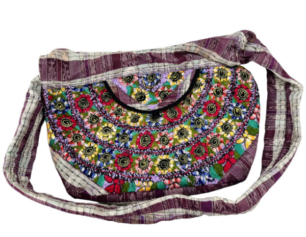 Upcycling Güipiles Tasche bestickt